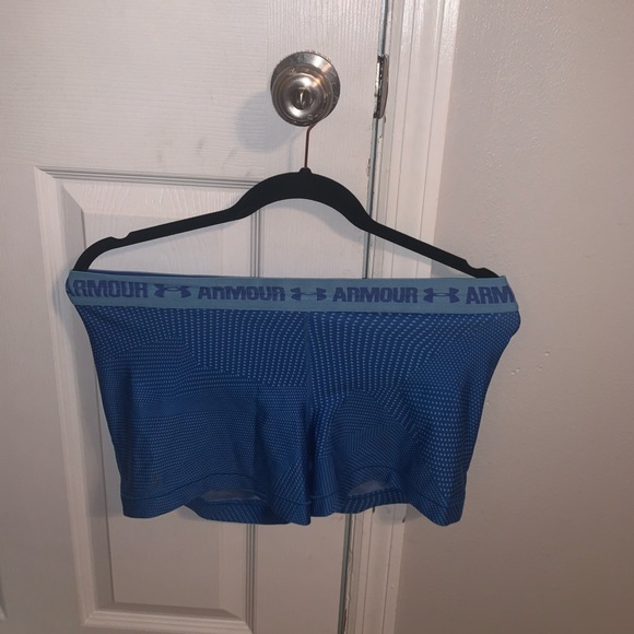 Under Armour Women’s athletic compression shorts - Picture 2 of 2